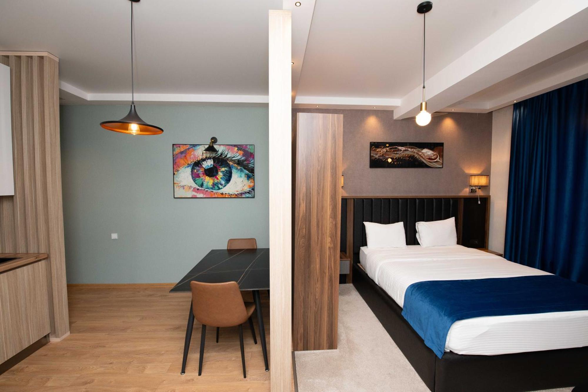Gori Palace Apartments Luaran gambar