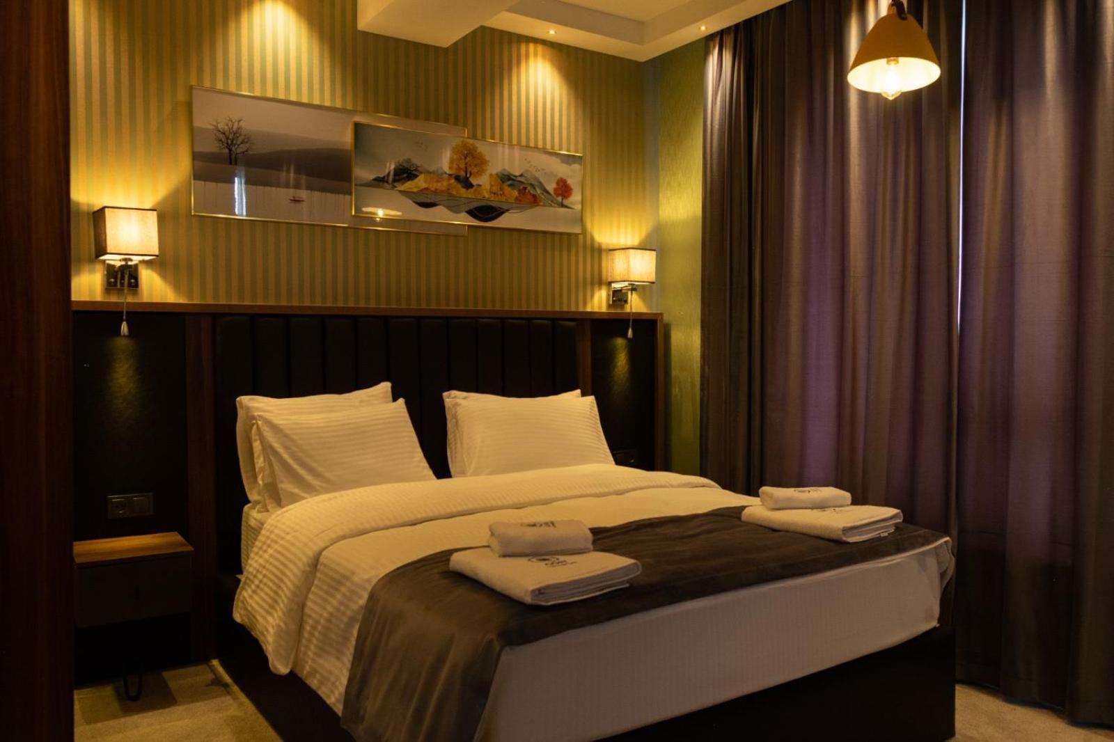 Gori Palace Apartments Luaran gambar